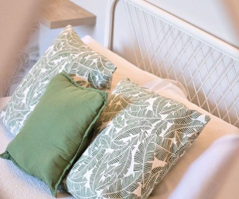 chambre double standard, chambre 2 personnes, Orange, Vaucluse, hôtel, salle de douche, tout confort